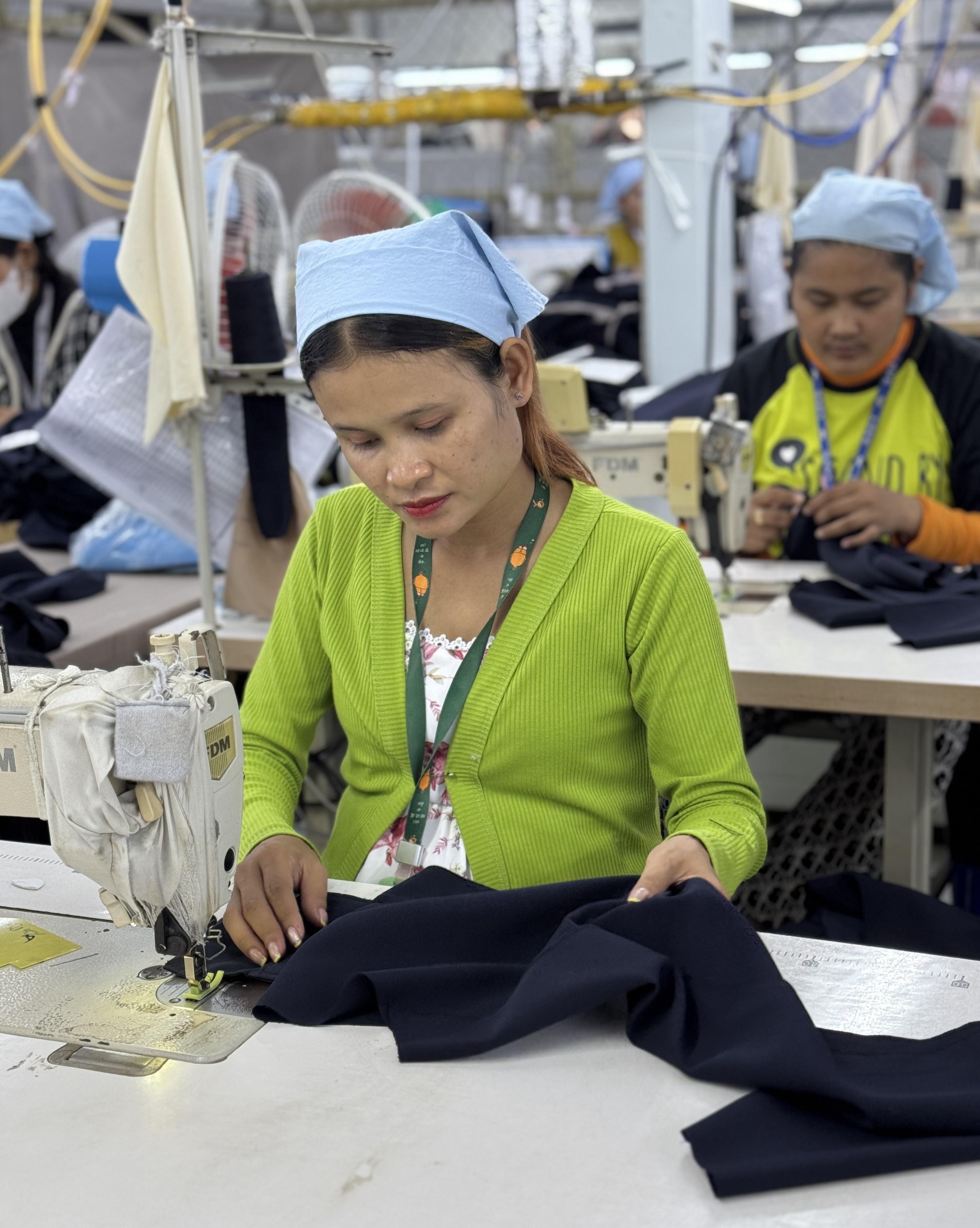 曾经的生手，已成长为熟练的技术工人。 徐爱民 摄