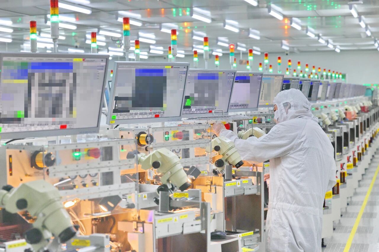 通富微电先进封装测试生产基地通富通科封装车间。（资料照片）许丛军 摄