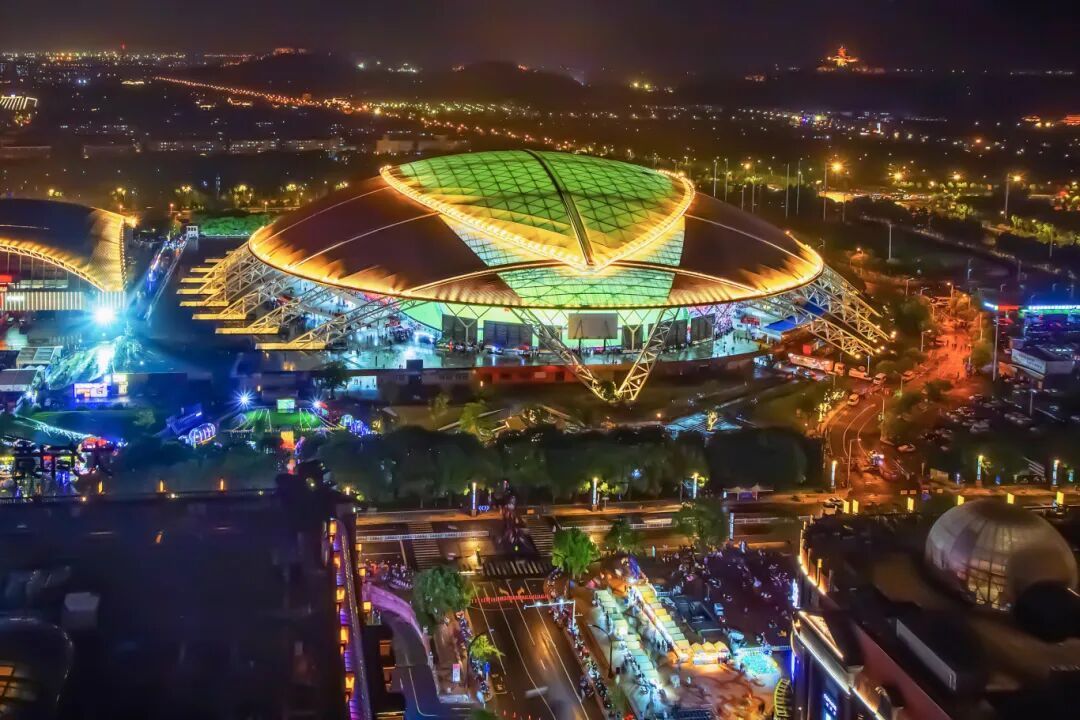 “南鸟巢”南通体育会展中心体育场。钱伟章 摄