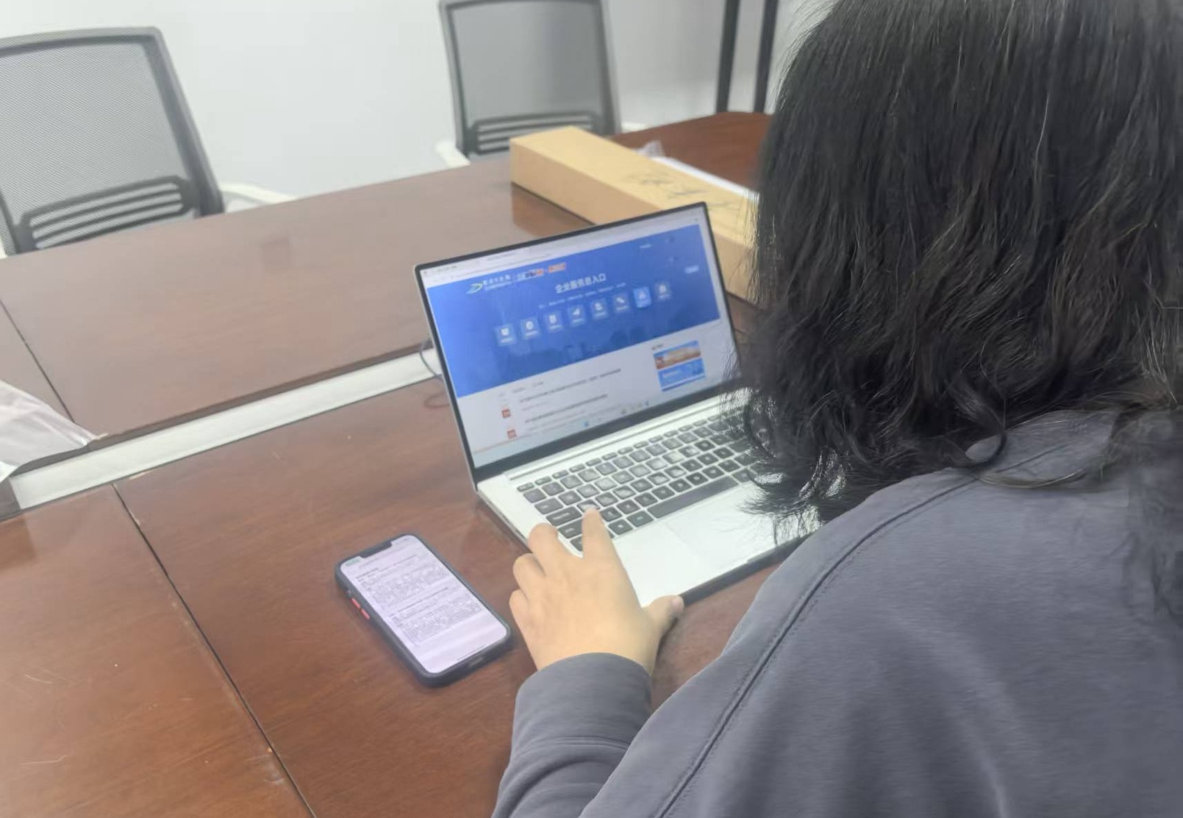 陈可 司占伟&nbsp;摄