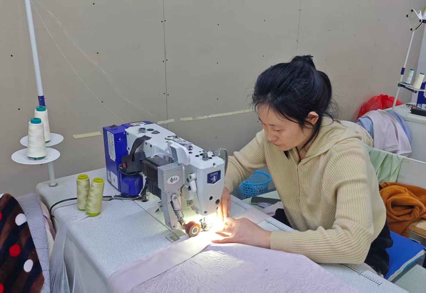 黄艳鸣 任溢斌 摄