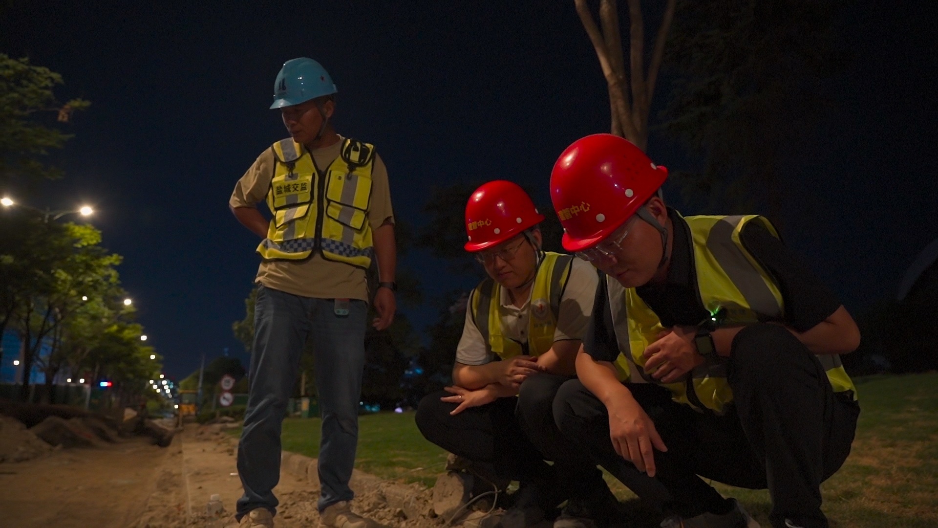 项目夜间抢工期间业主代表现场查验