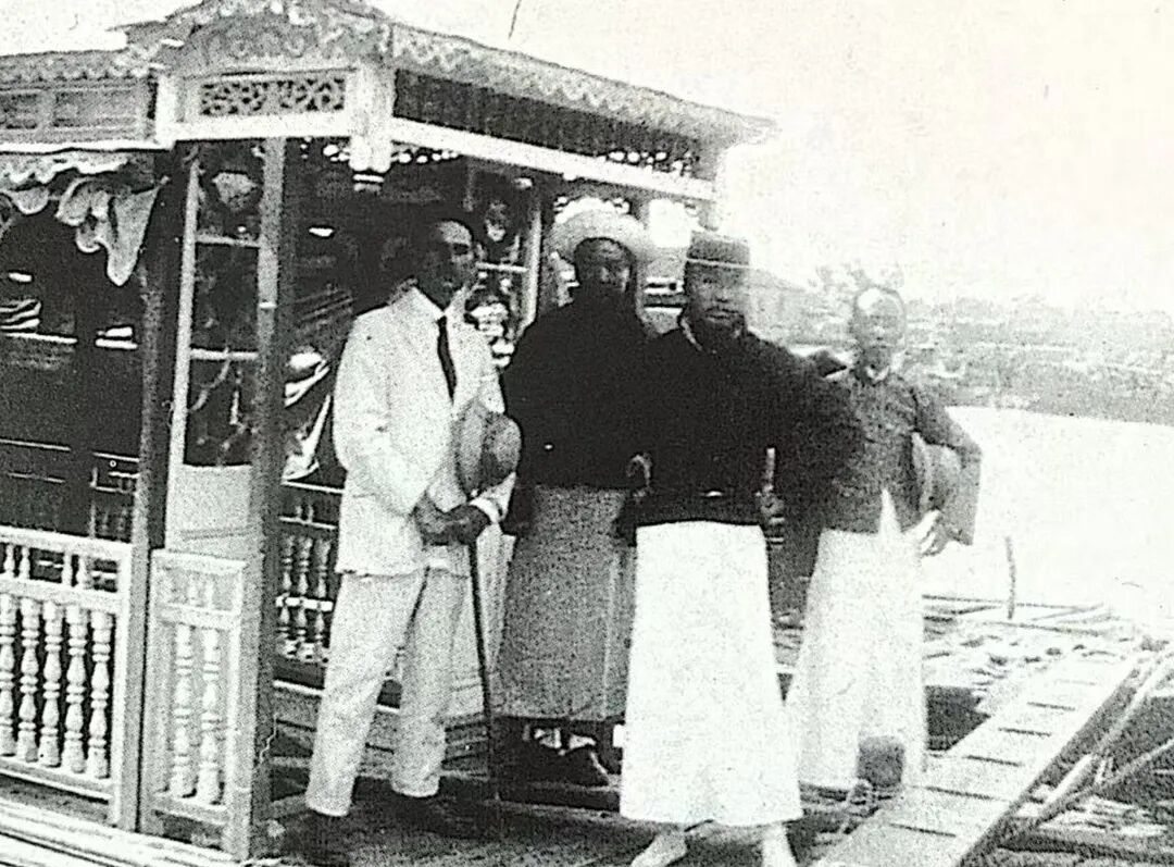 中外水利专家勘察南通水利.jpg