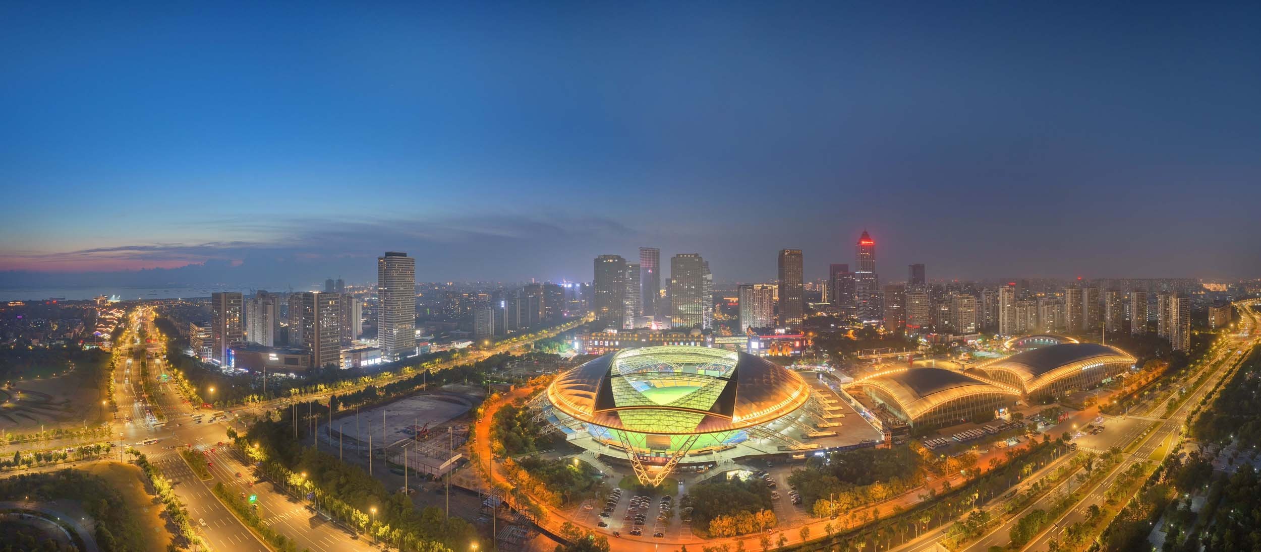 南通CBD夜景。许丛军 摄