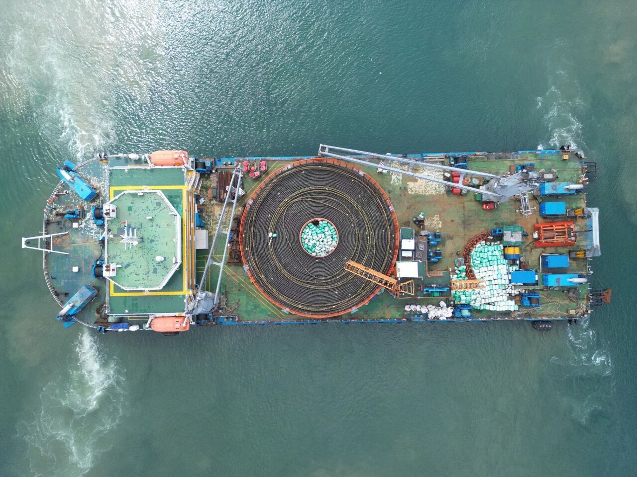 海缆敷设现场