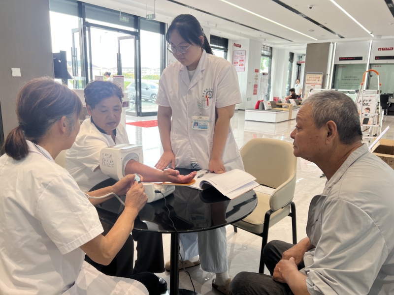 启东养老金融服务点1.jpg